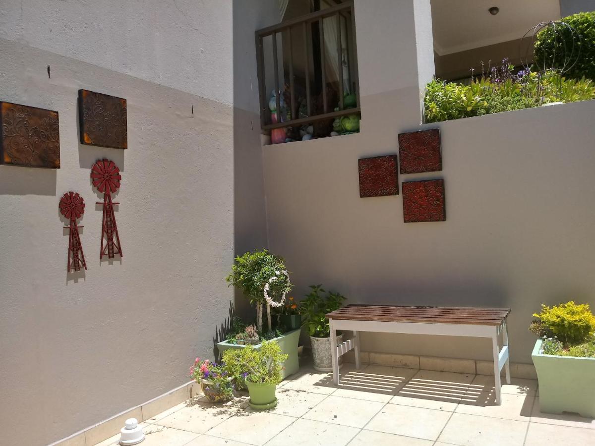 Froggy Bay Is The Best All The Way! Simon's Town Eksteriør billede