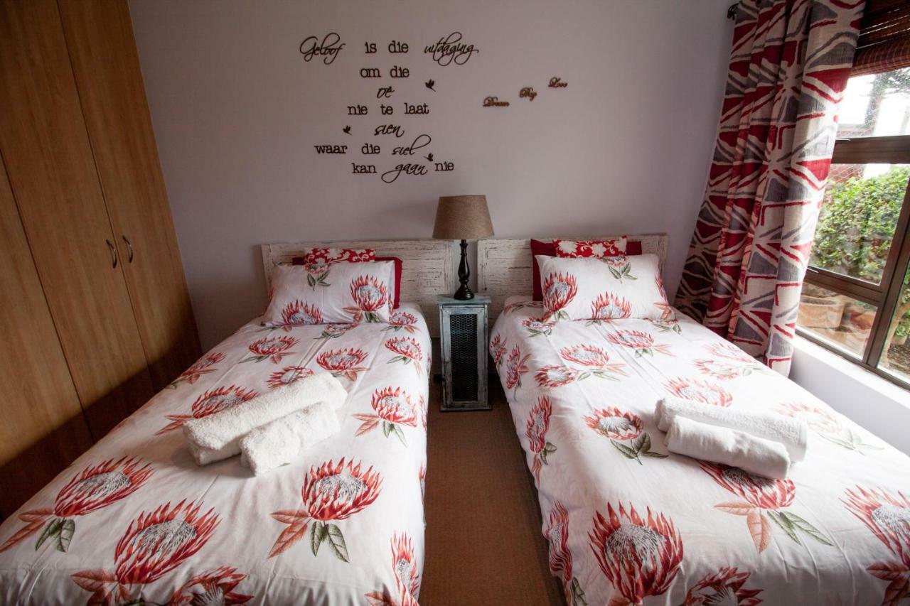 Froggy Bay Is The Best All The Way! Simon's Town Eksteriør billede